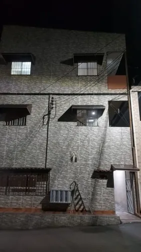ALUGA-SE APARTAMENTO. 950.oreais.