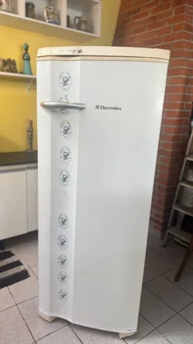 Geladeira 320 litros