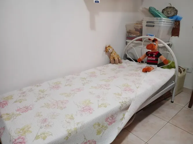 Cama de solteiro de ferro