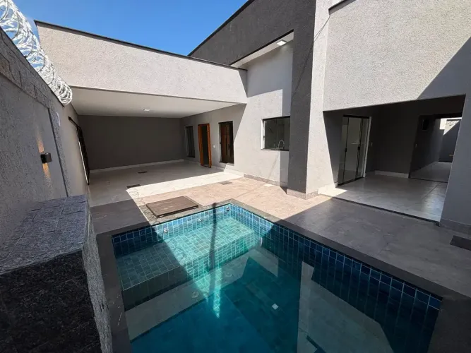 Casa Térrea à Venda no Conjunto Morada do Morro | 3 Quartos com Suíte | Piscina | Área Gou