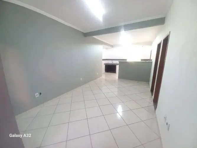 SÃO CRISTÓVÃO/Apto Térreo SlAmpla 2Qtos Coz Banh A. Serv. Bicicletário Próx a Praça e Todo