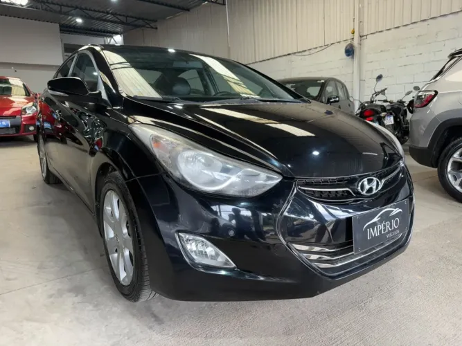 Hyundai Elantra GLS 1.8 16V Aut. 2013
