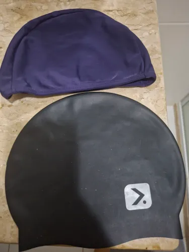 Touca de natação silicone e tecido 