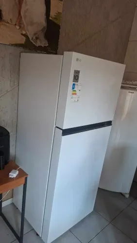 VENDO GELADEIRA LG MUITO NOVA 1 MES DE USO