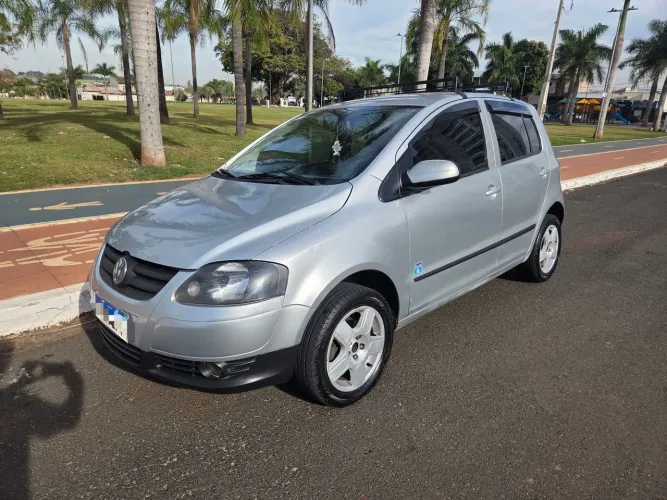 Volkswagen Fox Plus 1.6mi/ 1.6mi Total Flex 8V 4P 2005