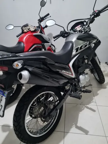 Bros 2021 preta