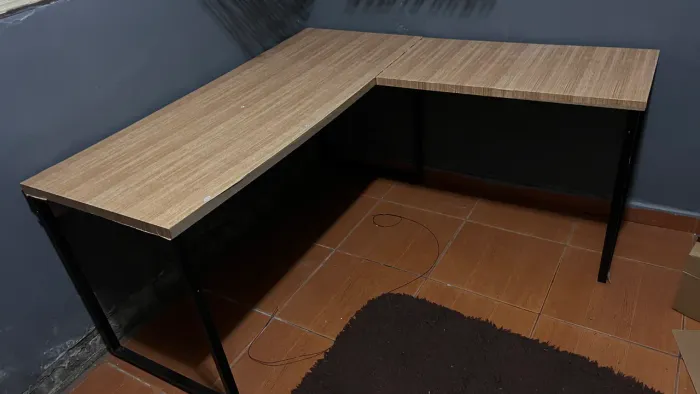 Conjunto estante e mesa escritório