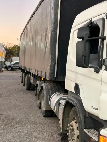 Scania P360 impecável e carreta radon sider 30 paletes