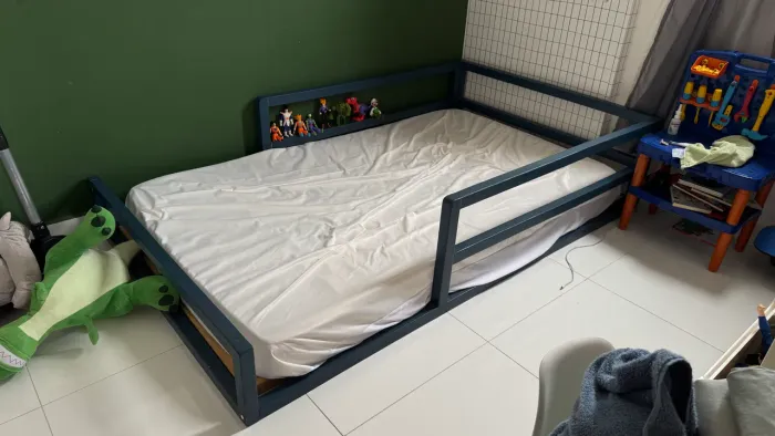 Vendo cama montessoriana tamanho viúvo