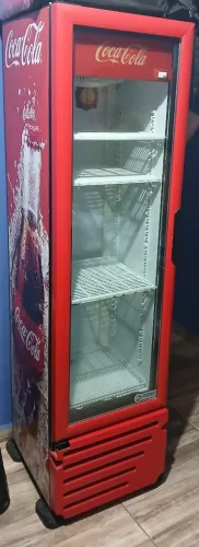 VENDE-SE EXPOSITORA