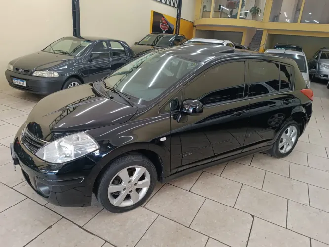 Nissan Tiida SL 1.8/1.8 Flex 16V Aut. 2011