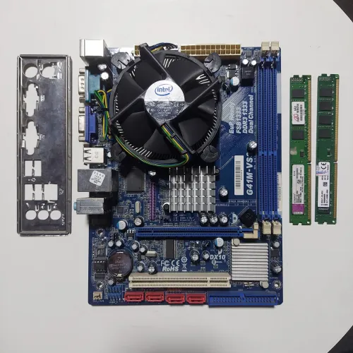 Kit Placa Mãe 775 DDR3 Pentium E5400 e 4 GB