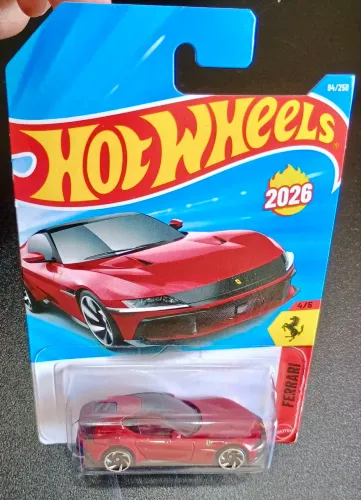 Hotwheels ferrari 12 cilindri 1/64
