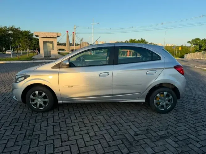 Chevrolet Onix Hatch LT 1.0 8V Flex Mec. 4P 2019