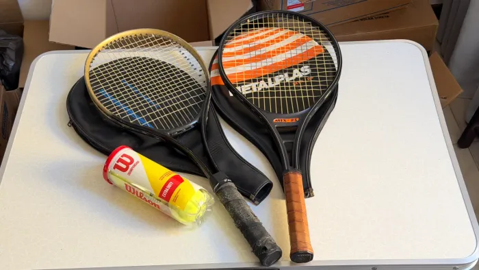 02 Raquetes de Tênis + Tubo de Bolas Wilson