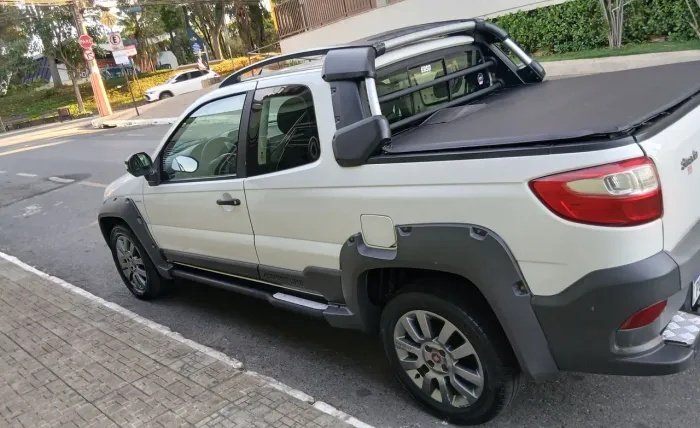 Fiat Strada Adv.1.8 16V Locker Dualo. Flex CD 2015