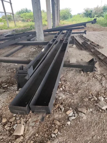 Cantoneiras de ferro U 11" reforçadas usadas semi novas