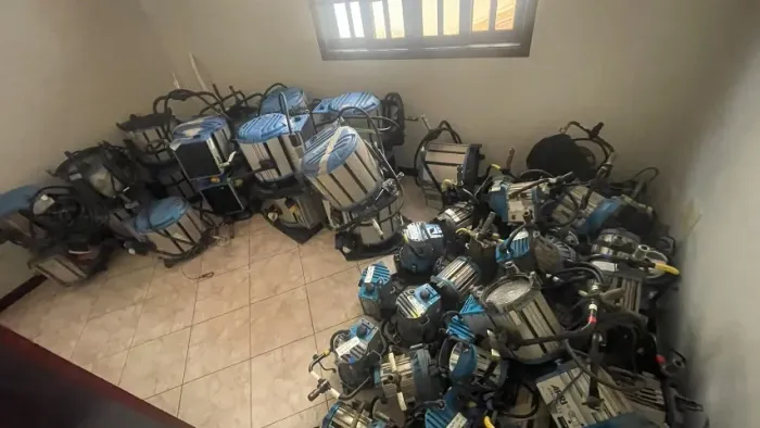FRESNEL ARRI 650w (só a cabeça)