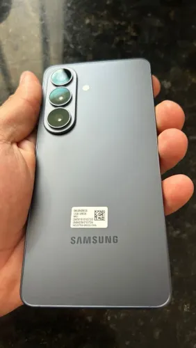 Samsung galaxy s26 vendo ou troco em Iphone