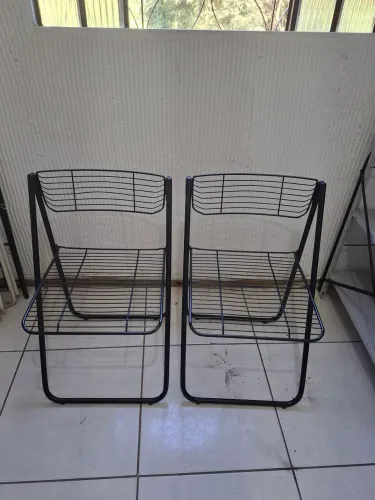 2 cadeiras de ferro dobrável semi nova ( entrego )
