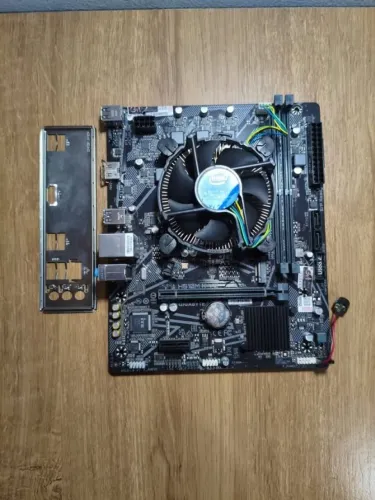 Kit Core i5 10400f / Placa mãe H510M / 8GB DDR4 / Watercooler 120mm