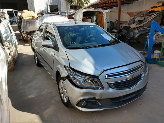Prisma LTZ Sucata 2015