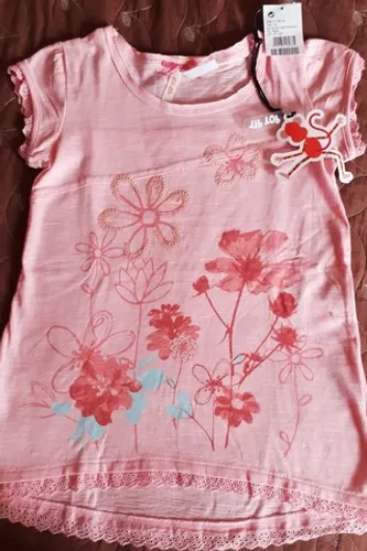 NOVO - Blusa com renda e lantejoula Tip Top Tamanho 8