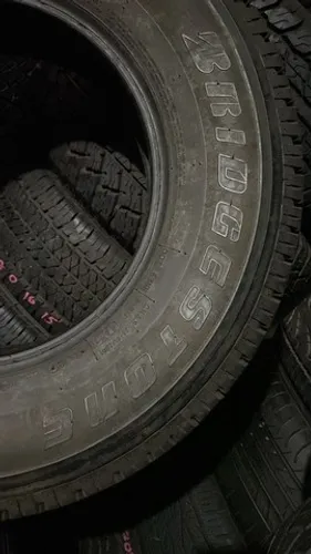 Pneu 225/75/15 Bridgestone Dueller 689 mínimo