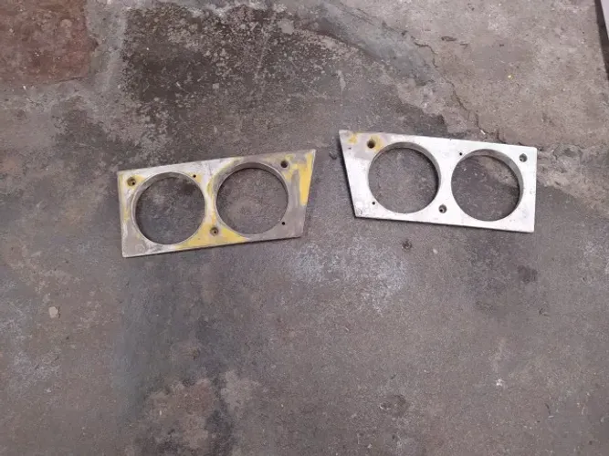 Moldura Farol Caminhão Mb 1620 1938 1622 1634