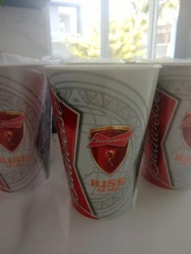 10 copos plásticos Budweiser novos!!