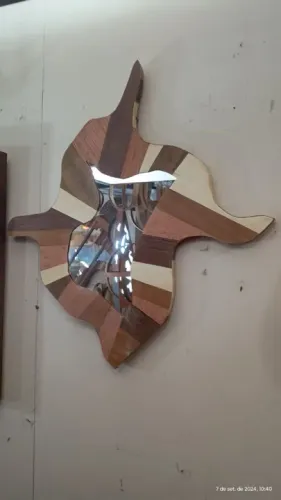 Espelho Decorativo em Madeira