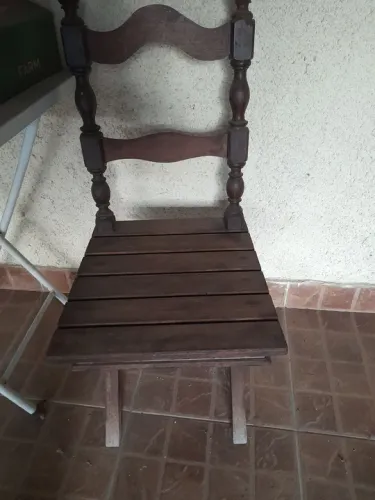 Cadeira de madeira macica colonial 
