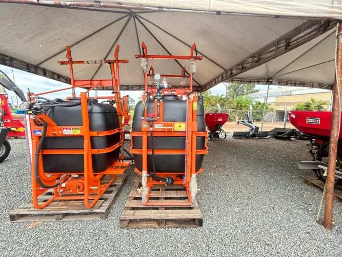 Pulverizador Agrícola 600 lts C/ Barra de 12 mts