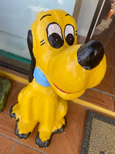 Pluto (em concreto)