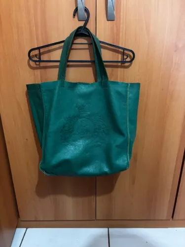 Bolsa Carmim de couro 