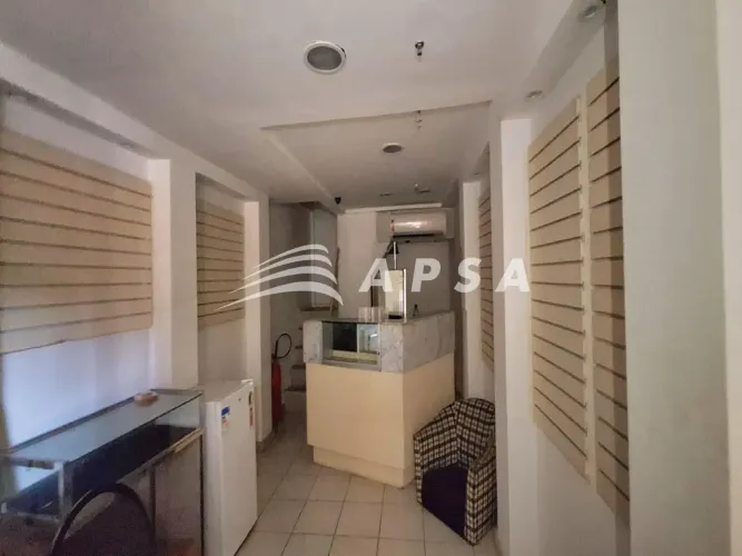 EXCELENTE LOJA PARA LOCAÇÃO, SITUADA NO SHOPPING BARRA GARDEN. O ESPAÇO POSSUI 46M² E É CO