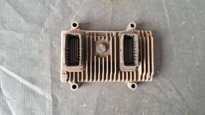 Modulo De Injeção Fiat Punto 1.6 16V Flex . Iaw 55251854-7gf.yl