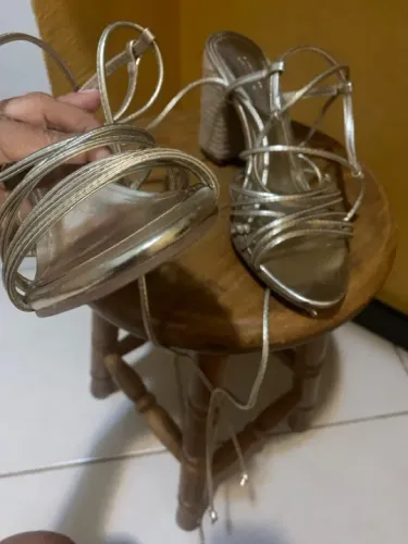 Sandália Dourada tamanho 36