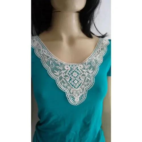 Vendo Blusa Feminina Básica Com renda Verde piscina M manga. Produto Novo!