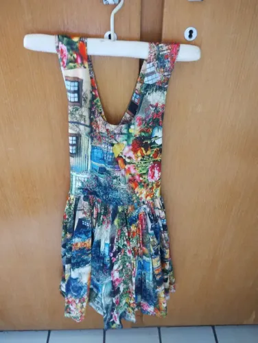 Vestido criança estampado 8 a 12 anos.