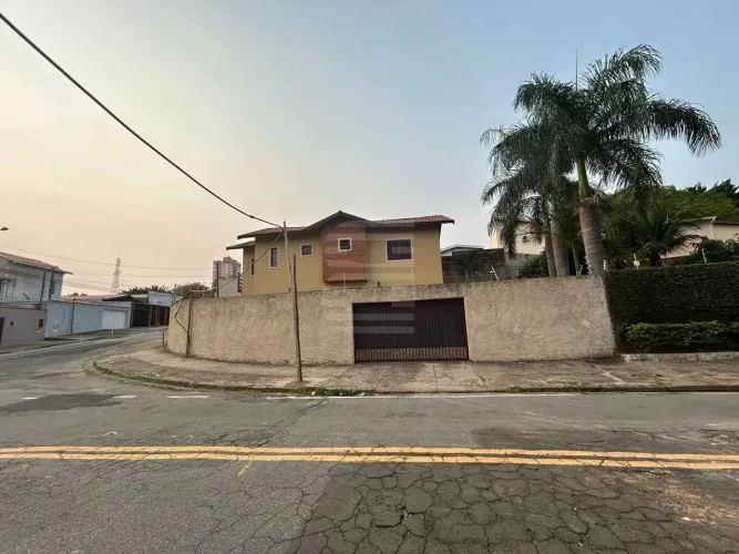 Casa Sobrado a Venda 3 quartos, 1 Suite, 4 vagas, Jardim São Bento, Campinas.