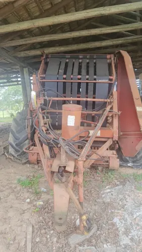 Enfardadeira de feno bola usada 