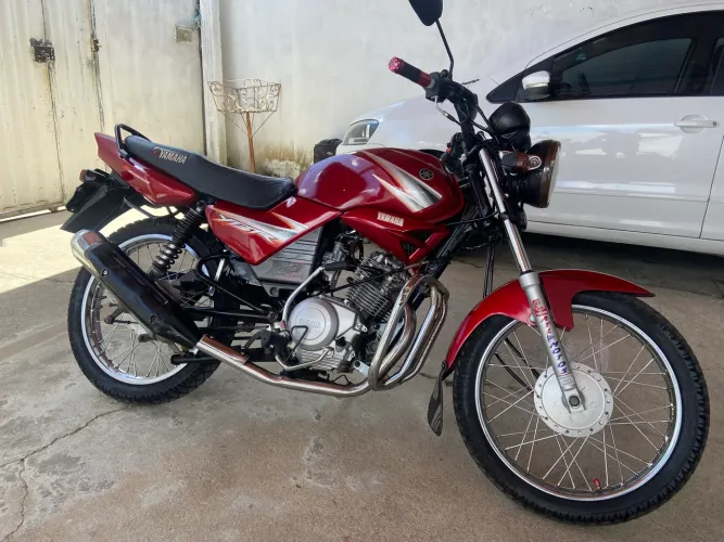 Ybr 125 com nota fiscal de compra e manual. Conservada!