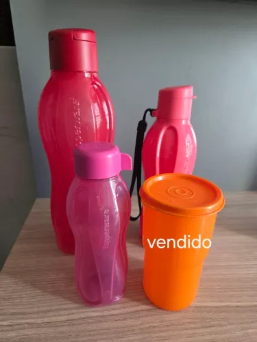 Garrafas e Copo Tupperware