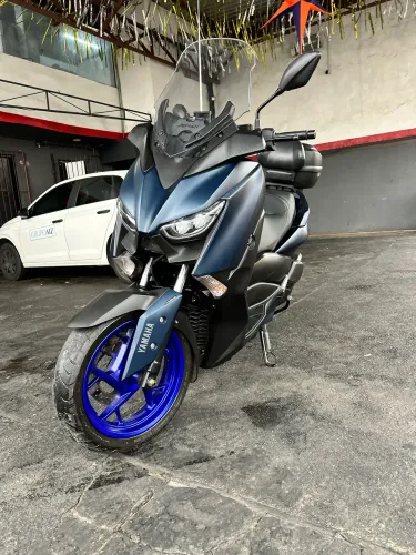 Moto Xmax 