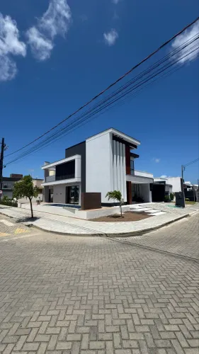 Uma belíssima casa no condomínio Sanville.