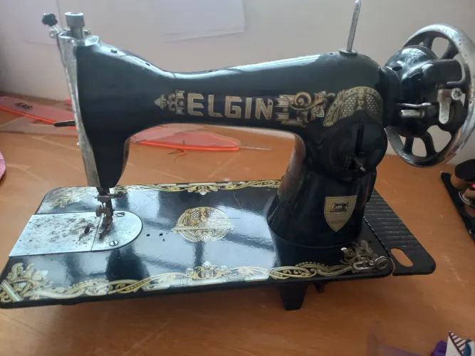 Maquina de costura antiga