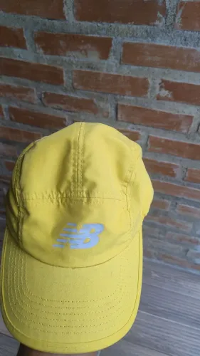 Boné New Balance Amarelo
