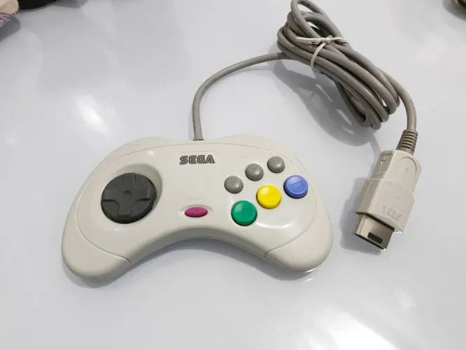 Controle sega Saturn branco original excelente estado.