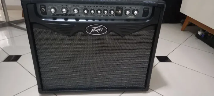 Amplificador Peavey Vypyr 75w